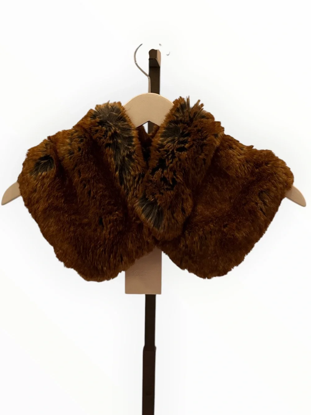 SØSKEN Studios Brynn Spice Shrug
